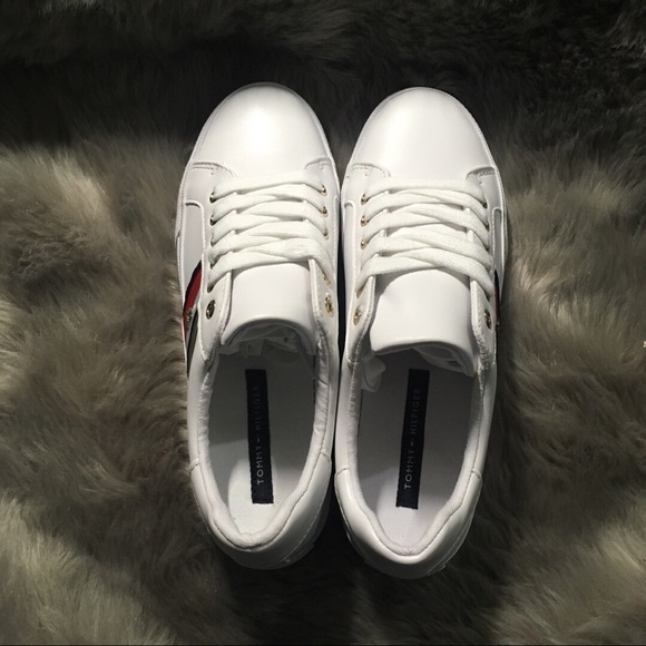 New Tommy Hilfiger white Sneakers - Picture 6 of 7